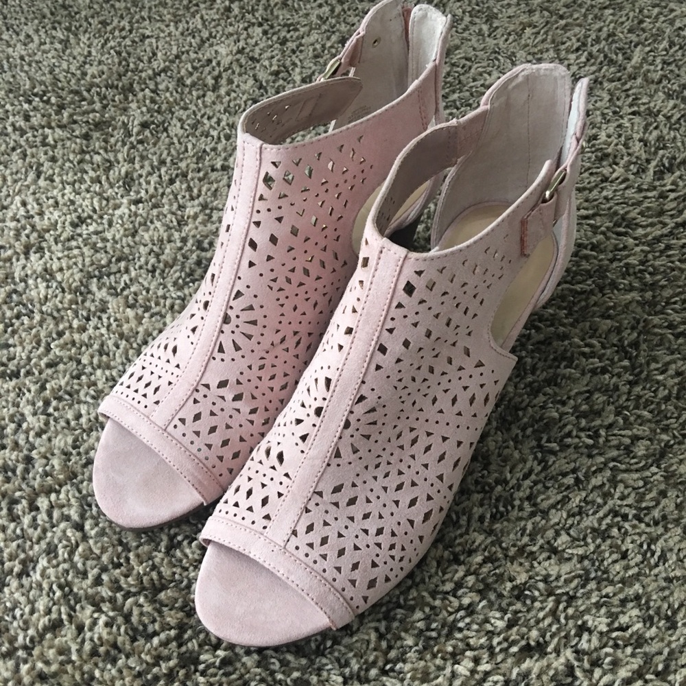 Cute light pink suede heels🌸